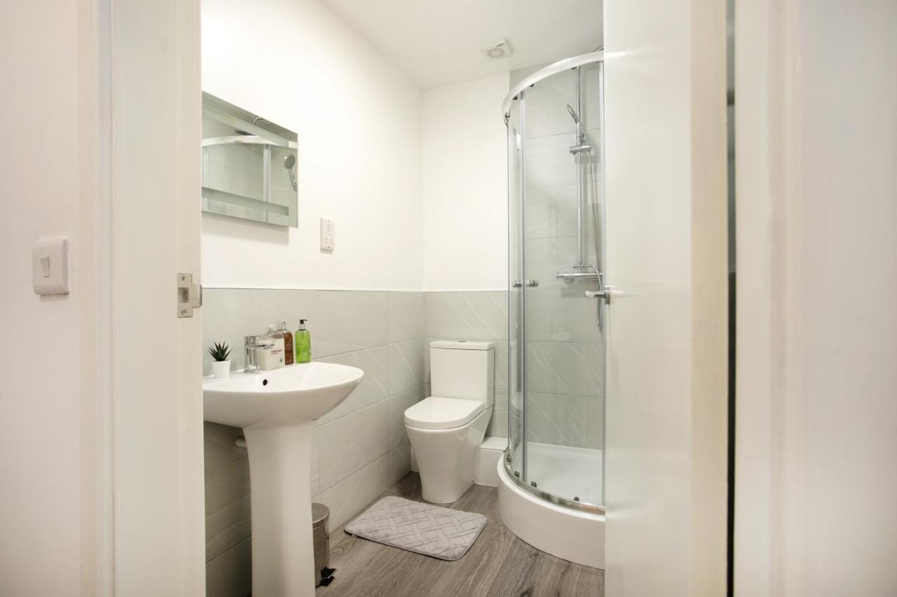 Spacious 2 Bedroom Apartments - 5 Mins From Qmc, Universities And City Centre! ノッティンガム エクステリア 写真